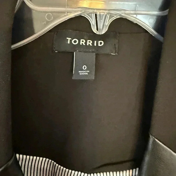 TORRID Womens Black Blazer Size 0 - Picture 3 of 9